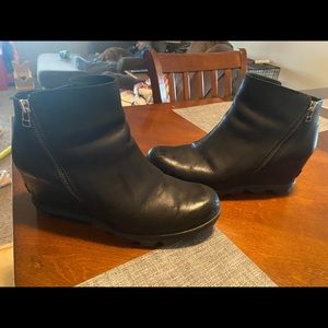 Sorel wedge boots